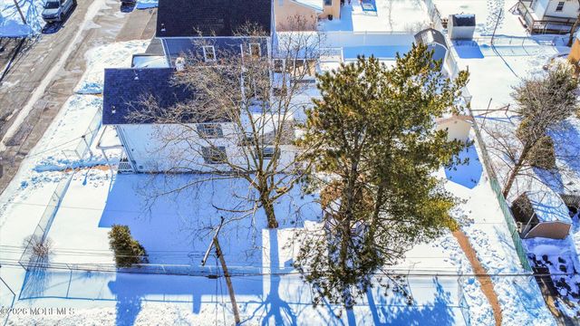 2 Chingarora Avenue, Keyport, NJ 07735