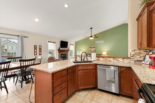 7343 Dusk Drive, Johnston, IA 50131