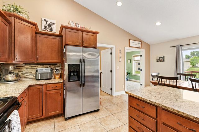 7343 Dusk Drive, Johnston, IA 50131