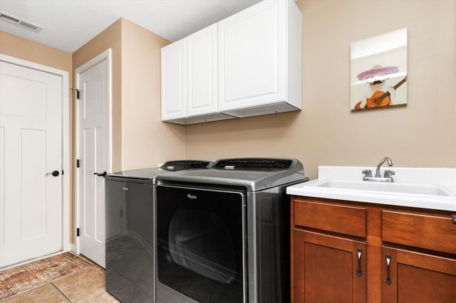 7343 Dusk Drive, Johnston, IA 50131
