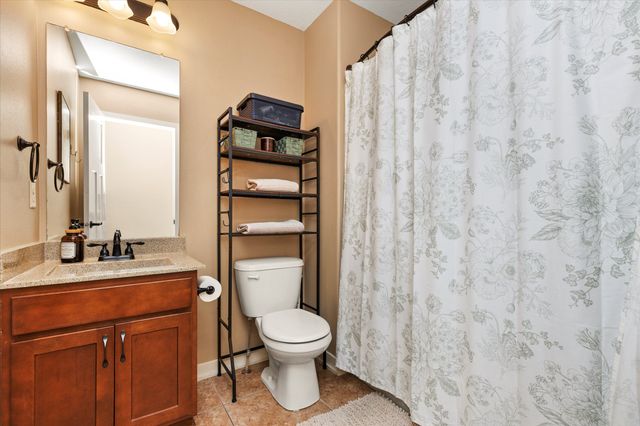 7343 Dusk Drive, Johnston, IA 50131