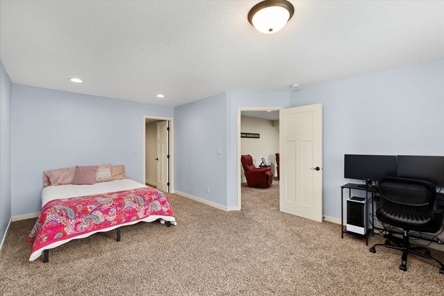 7343 Dusk Drive, Johnston, IA 50131