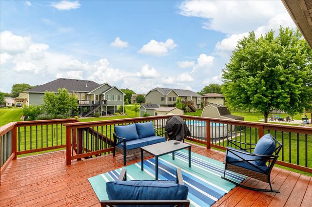 7343 Dusk Drive, Johnston, IA 50131