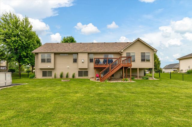 7343 Dusk Drive, Johnston, IA 50131
