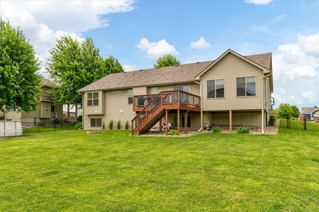7343 Dusk Drive, Johnston, IA 50131