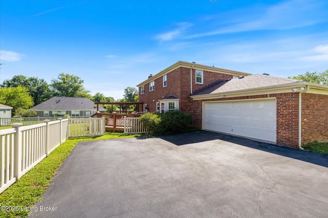 13003 Honeysuckle Way, Prospect, KY 40059