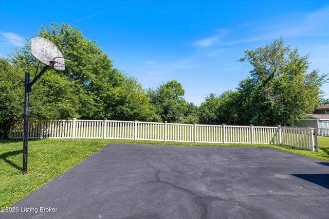 13003 Honeysuckle Way, Prospect, KY 40059