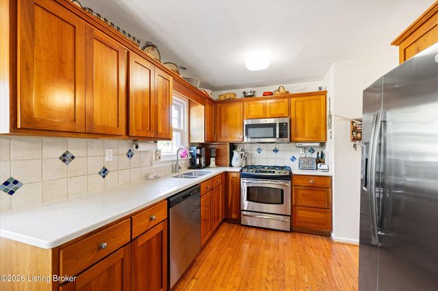 13003 Honeysuckle Way, Prospect, KY 40059