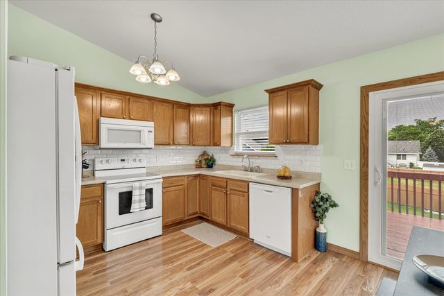 11 W Village Circle, Davenport, IA 52806