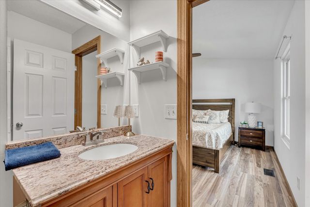 11 W Village Circle, Davenport, IA 52806