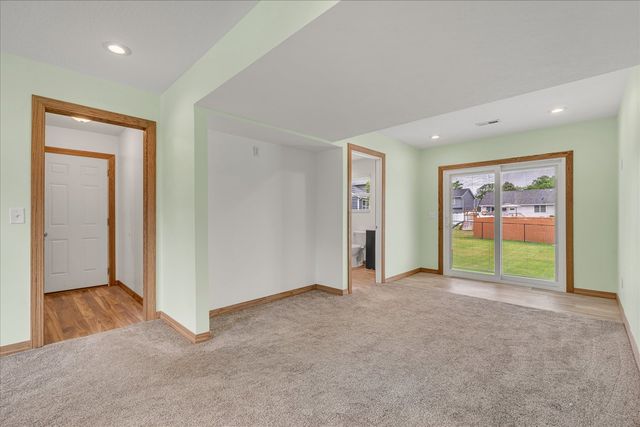 11 W Village Circle, Davenport, IA 52806