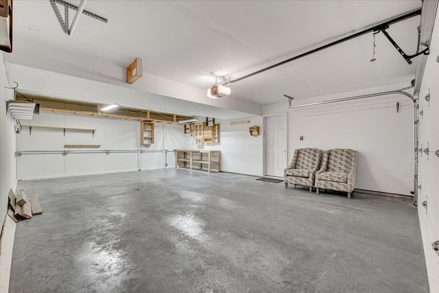 11 W Village Circle, Davenport, IA 52806