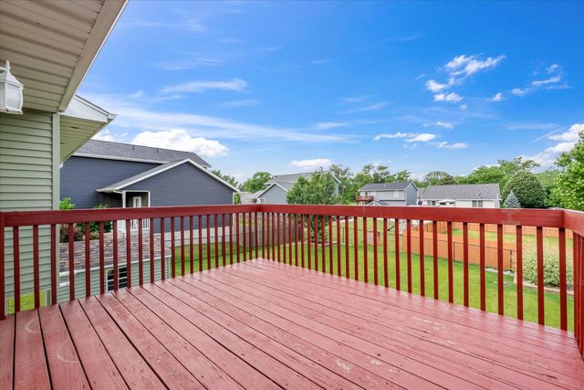 11 W Village Circle, Davenport, IA 52806