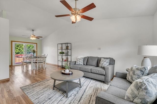 11 W Village Circle, Davenport, IA 52806
