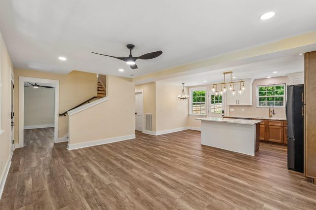 1425 Shelton Ave, Nashville, TN 37216