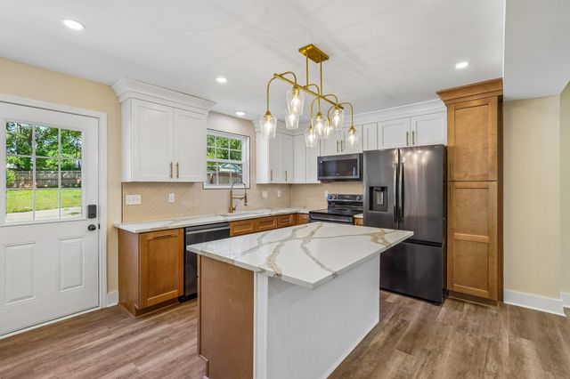 1425 Shelton Ave, Nashville, TN 37216