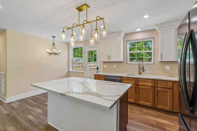 1425 Shelton Ave, Nashville, TN 37216