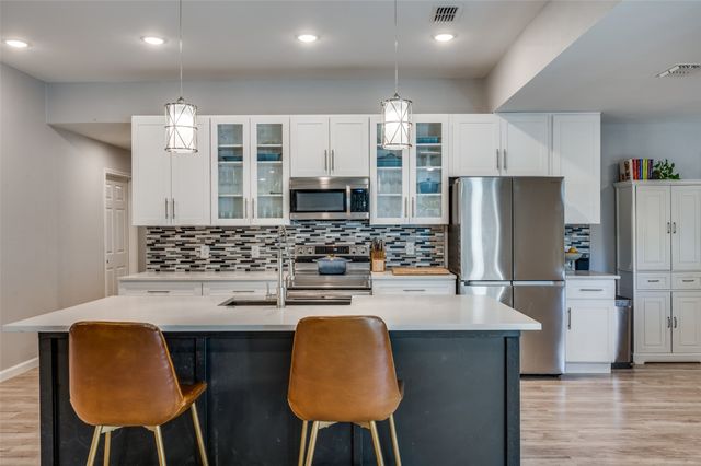 105 Shadow Lane, Euless, TX 76039