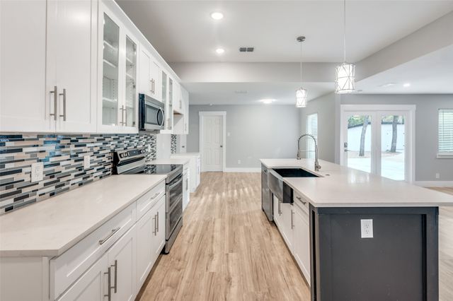 105 Shadow Lane, Euless, TX 76039