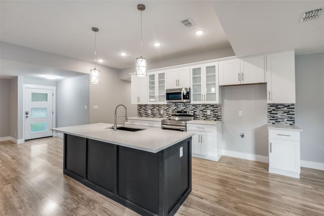 105 Shadow Lane, Euless, TX 76039