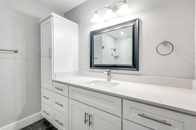 105 Shadow Lane, Euless, TX 76039