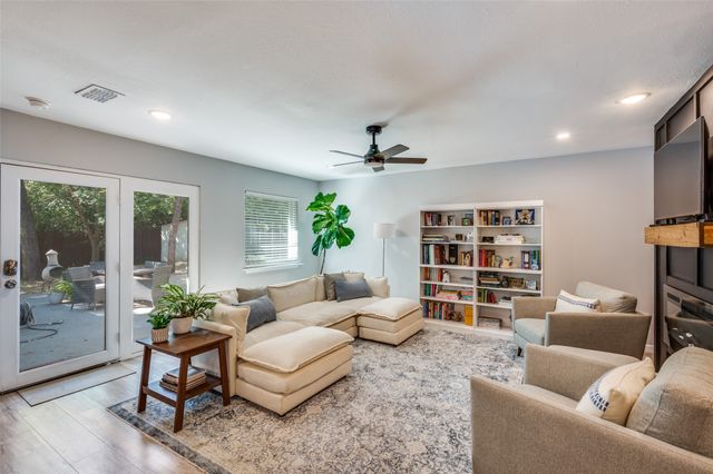 105 Shadow Lane, Euless, TX 76039