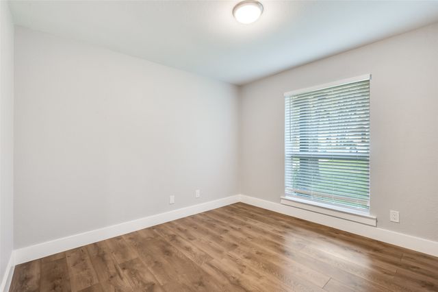 105 Shadow Lane, Euless, TX 76039