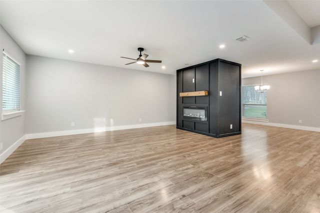 105 Shadow Lane, Euless, TX 76039