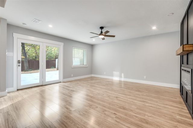 105 Shadow Lane, Euless, TX 76039