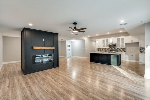 105 Shadow Lane, Euless, TX 76039