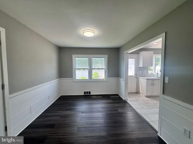 12 GODFREY DR, Hamilton, NJ 08610