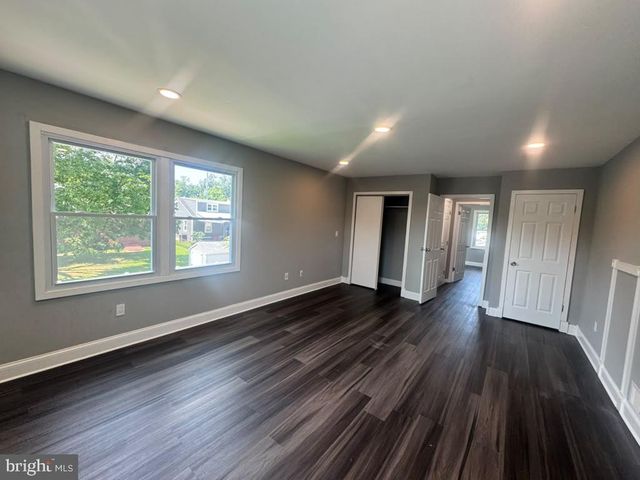 12 GODFREY DR, Hamilton, NJ 08610