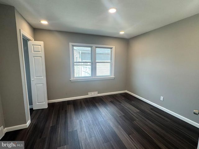 12 GODFREY DR, Hamilton, NJ 08610