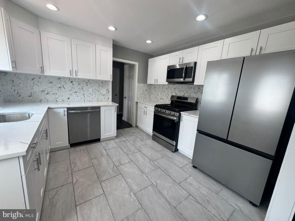 12 GODFREY DR, Hamilton, NJ 08610