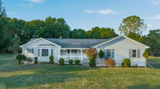 300 Parkwood Drive, Metamora, MI 48455