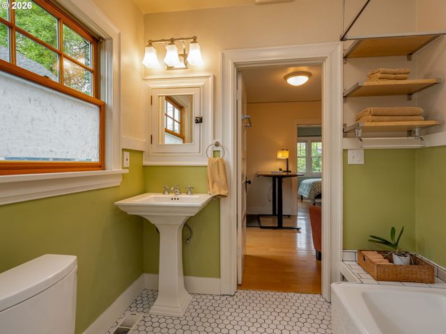 4204 Se 25TH Ave, Portland, OR 97202