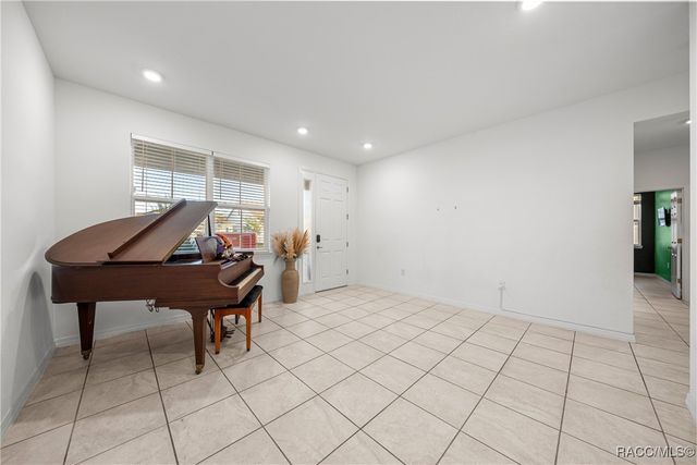 7664 SW 63rd Lane Road, Ocala, FL 34474