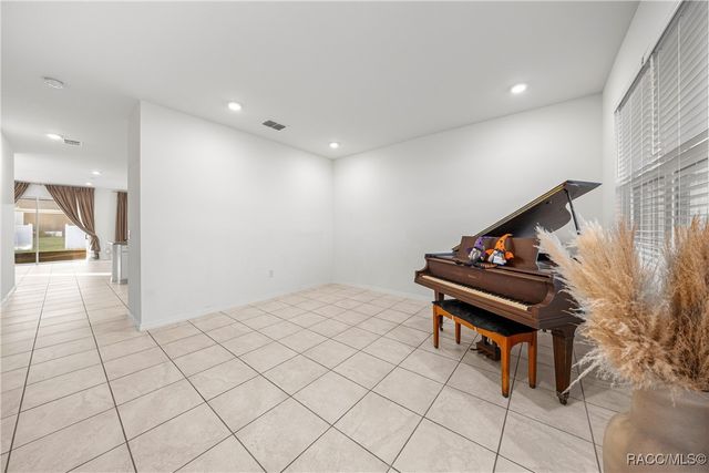 7664 SW 63rd Lane Road, Ocala, FL 34474