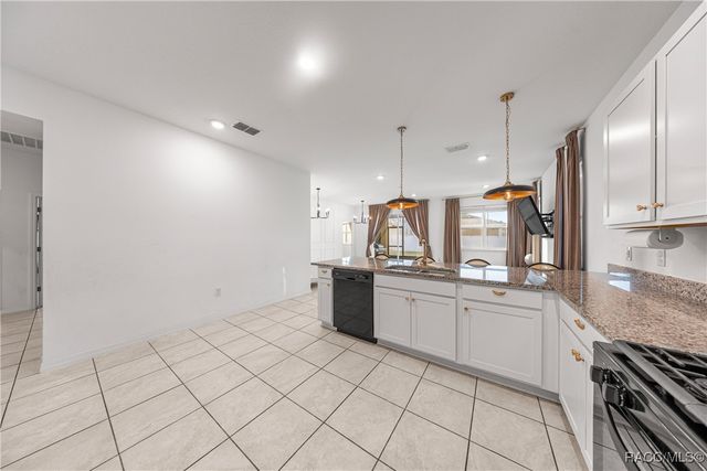 7664 SW 63rd Lane Road, Ocala, FL 34474