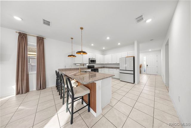 7664 SW 63rd Lane Road, Ocala, FL 34474