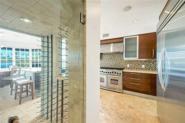 224 S Coconut Ln, Miami Beach, FL 33139