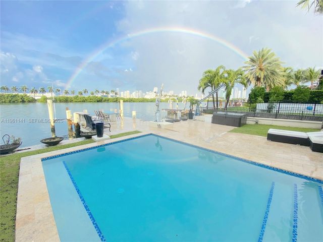 224 S Coconut Ln, Miami Beach, FL 33139