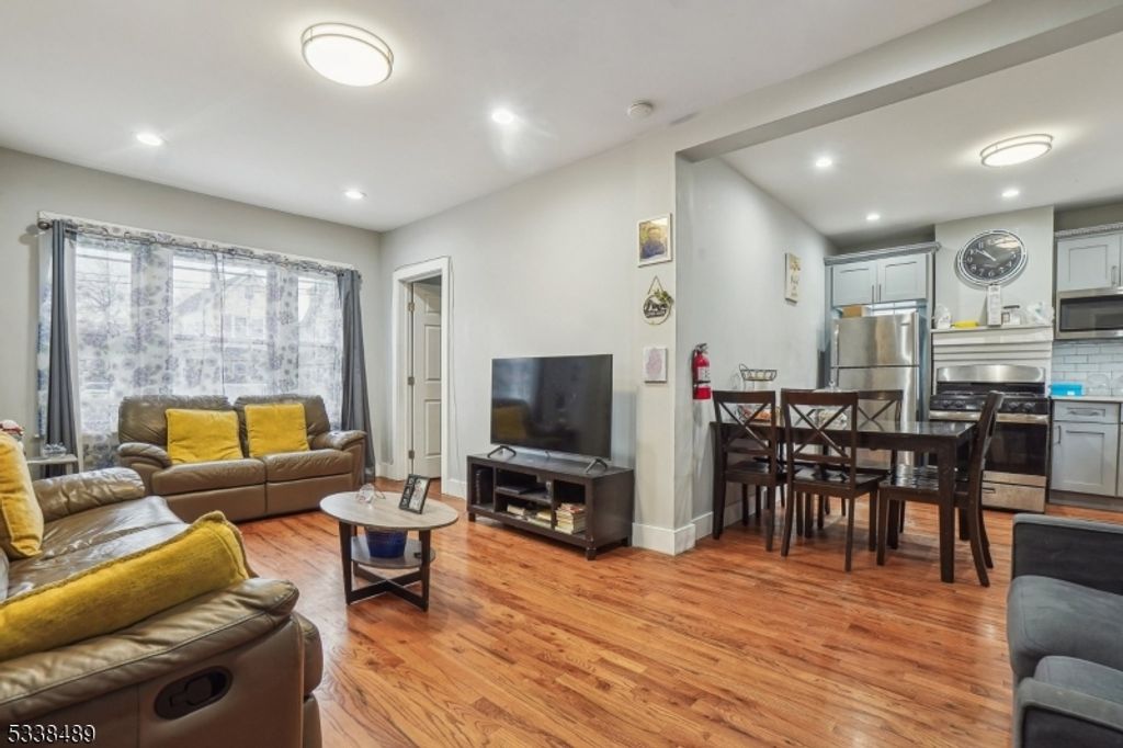 616 Stuyvesant Ave, Irvington Twp., NJ 07111 — photo 5