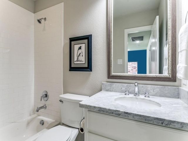 4864 Isleworth Drive, Irving, TX 75038