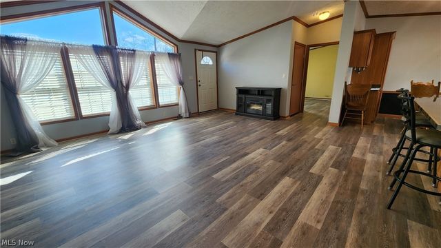 345 Sea Gull Lane, New Philadelphia, OH 44663