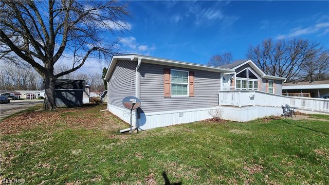 345 Sea Gull Lane, New Philadelphia, OH 44663