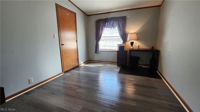 345 Sea Gull Lane, New Philadelphia, OH 44663