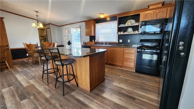 345 Sea Gull Lane, New Philadelphia, OH 44663