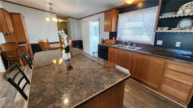 345 Sea Gull Lane, New Philadelphia, OH 44663