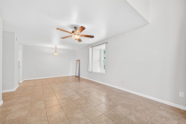 16120 Stuebner Airline Road 105, Spring, TX 77379